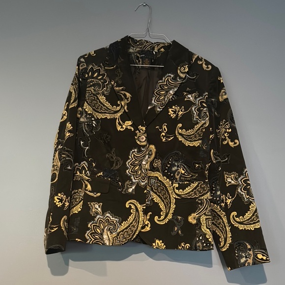 Grace Elements Black and Gold Tailored Blazer - Picture 2 of 7